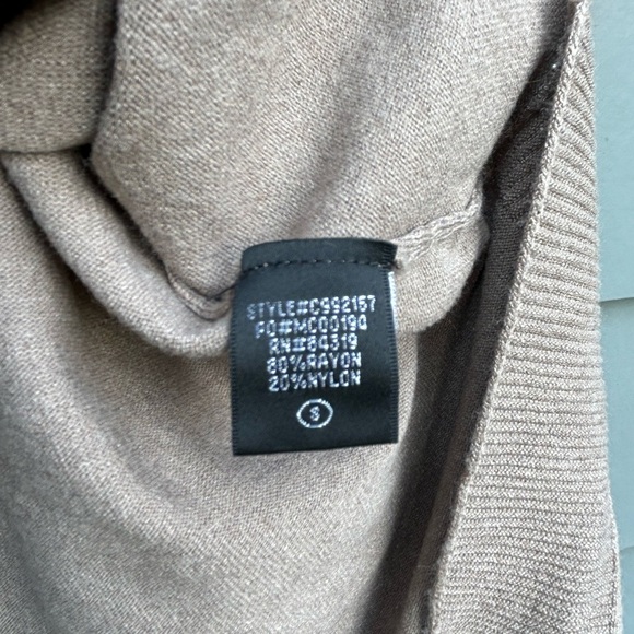 Cyrus women’s cowl neck sweater camel color size small in great condition - Picture 7 of 8